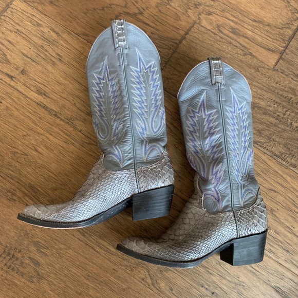 grey snakeskin cowboy boots